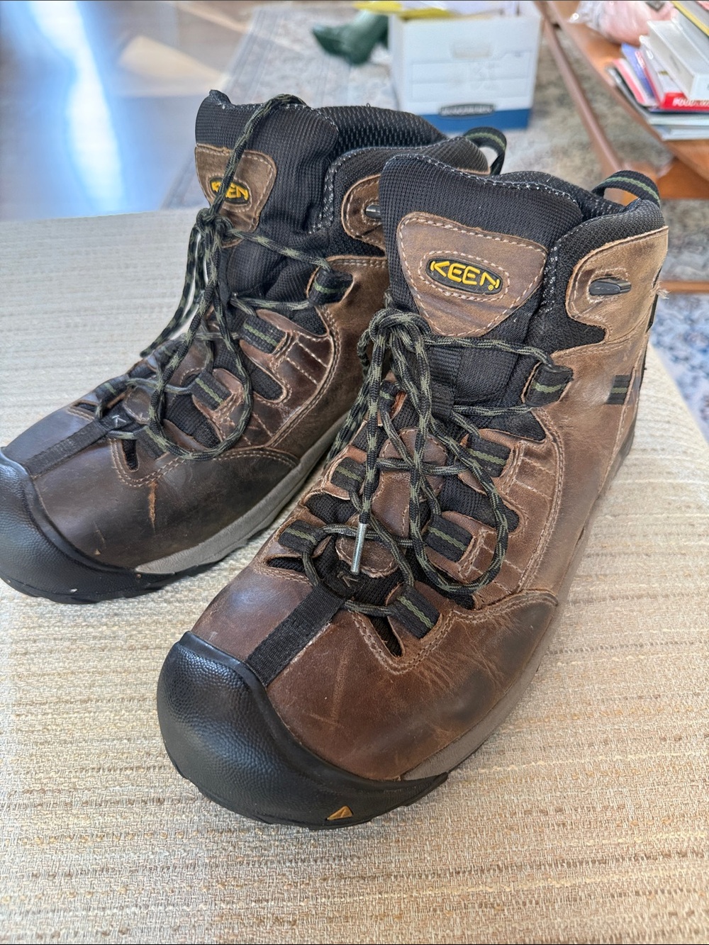 Keen Men’s Hiking Boots Size 11